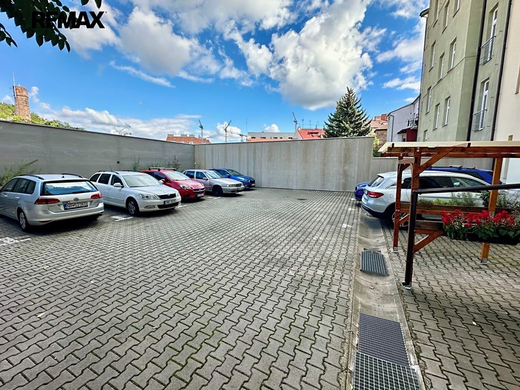 Prodej komerčního prostoru, 736 m² (9 z 34)