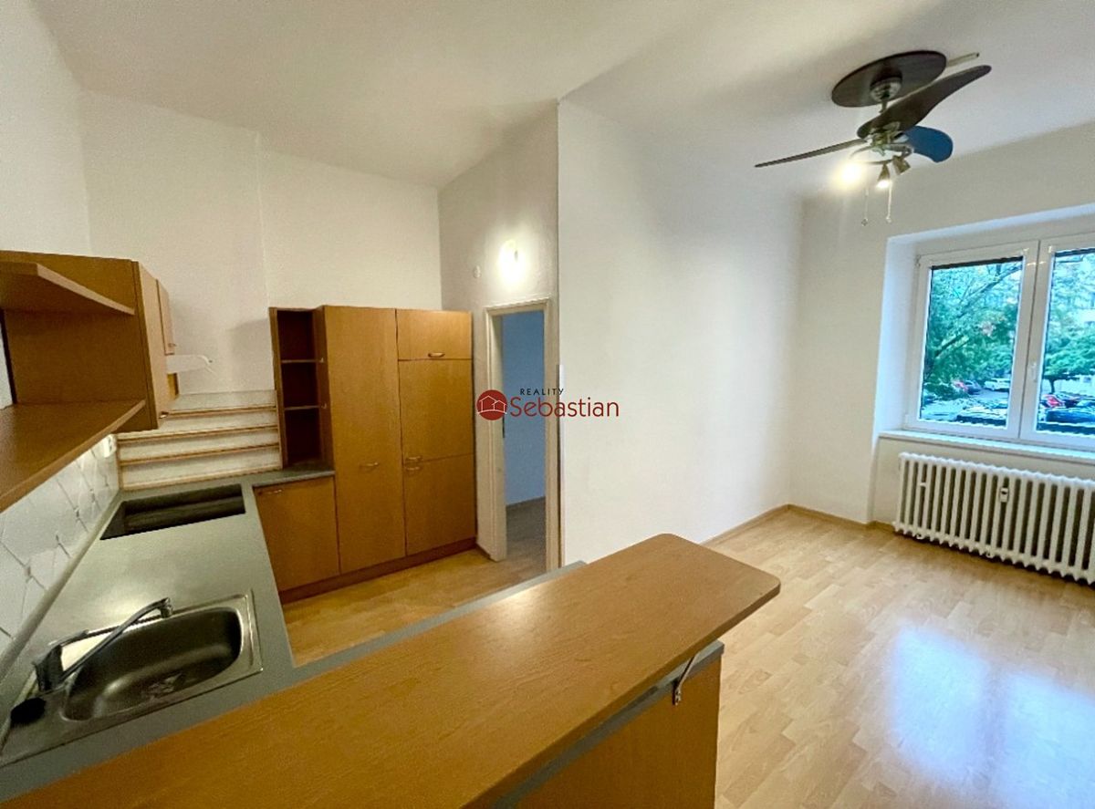 Pronájem bytu 2+kk 83 m² – fotografie 2