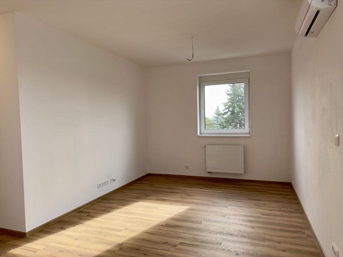 Pronájem bytu 2+kk 75 m² – fotografie 3