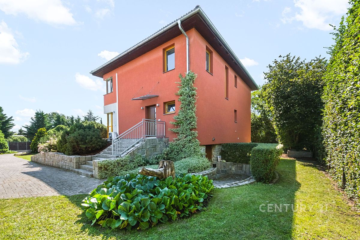 Prodej rodinného domu 210 m², pozemek 1586 m² – fotografie 4