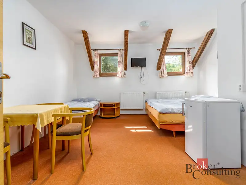 Prodej rodinného domu 620 m², pozemek 1366 m², Horní Maršov – náhled fotky 3