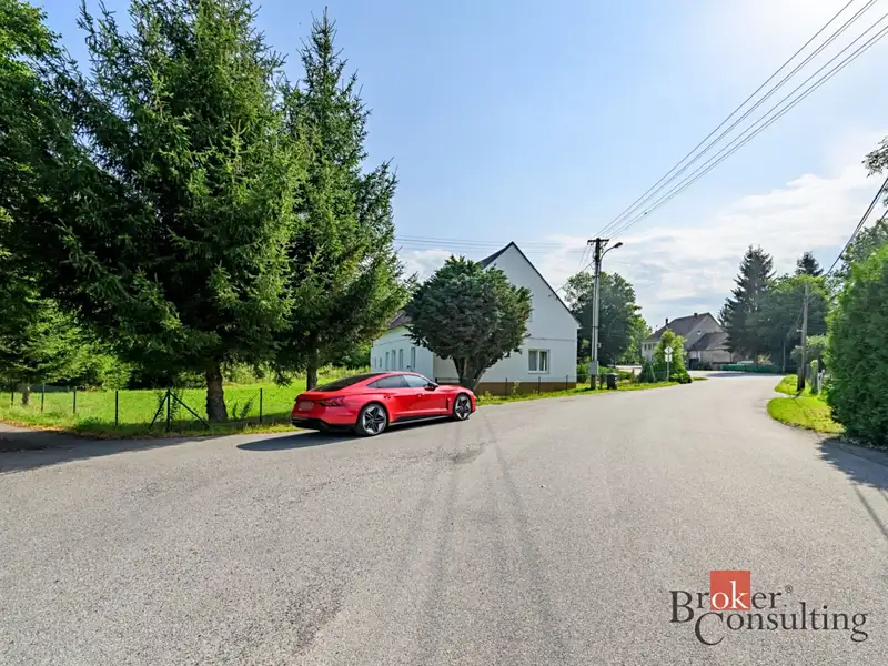 Prodej rodinného domu 240 m², pozemek 888 m², Bulovka – náhled fotky 3
