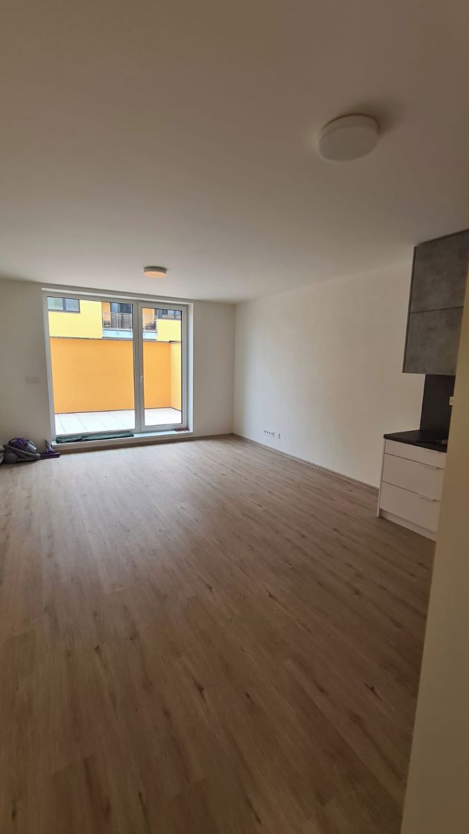 Pronájem bytu 2+kk 55 m² – fotografie 3