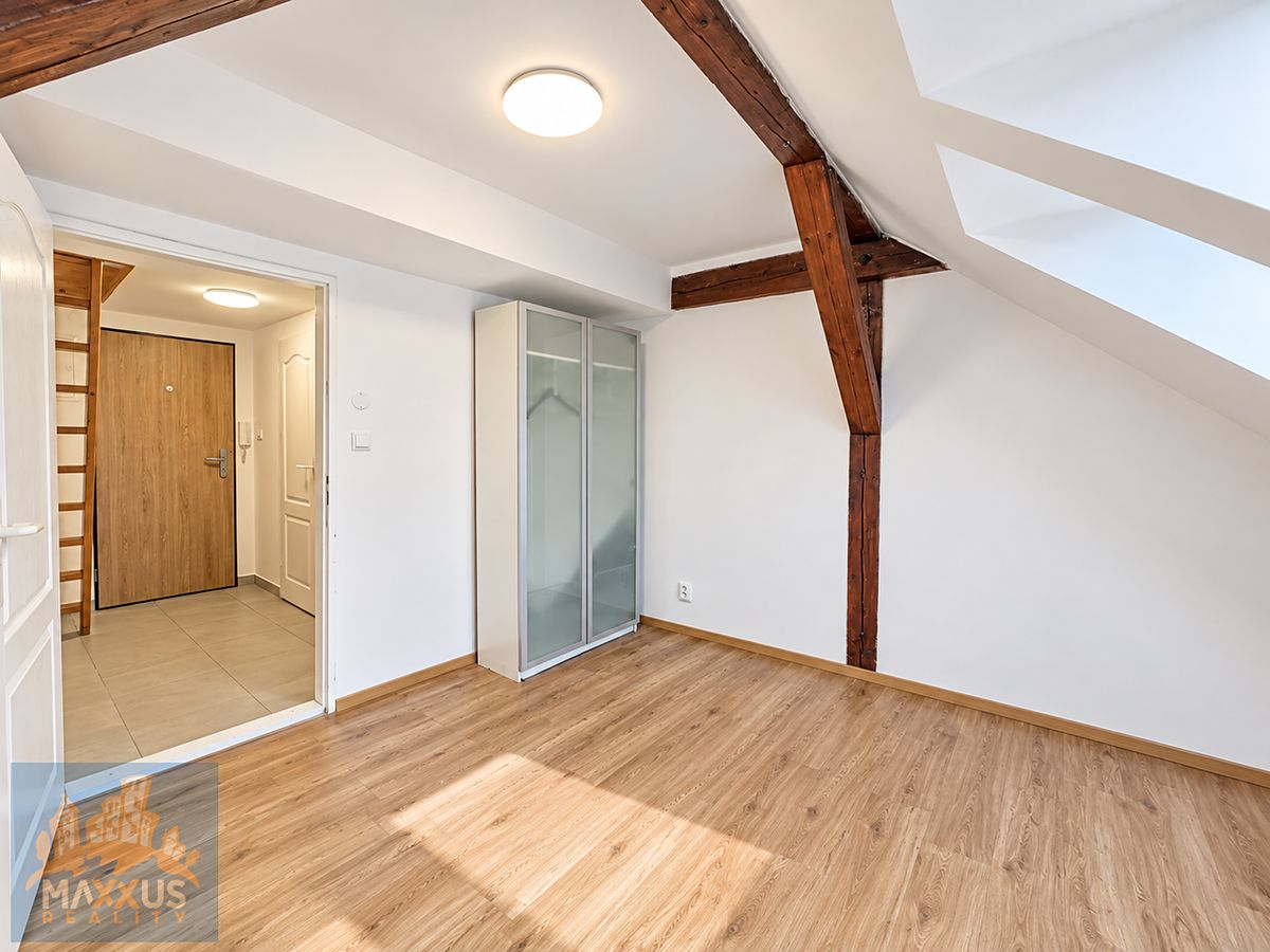 Pronájem bytu 2+kk 62 m² – fotografie 4