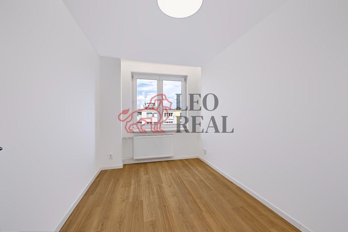 Pronájem bytu 4+kk 81 m² – fotografie 4