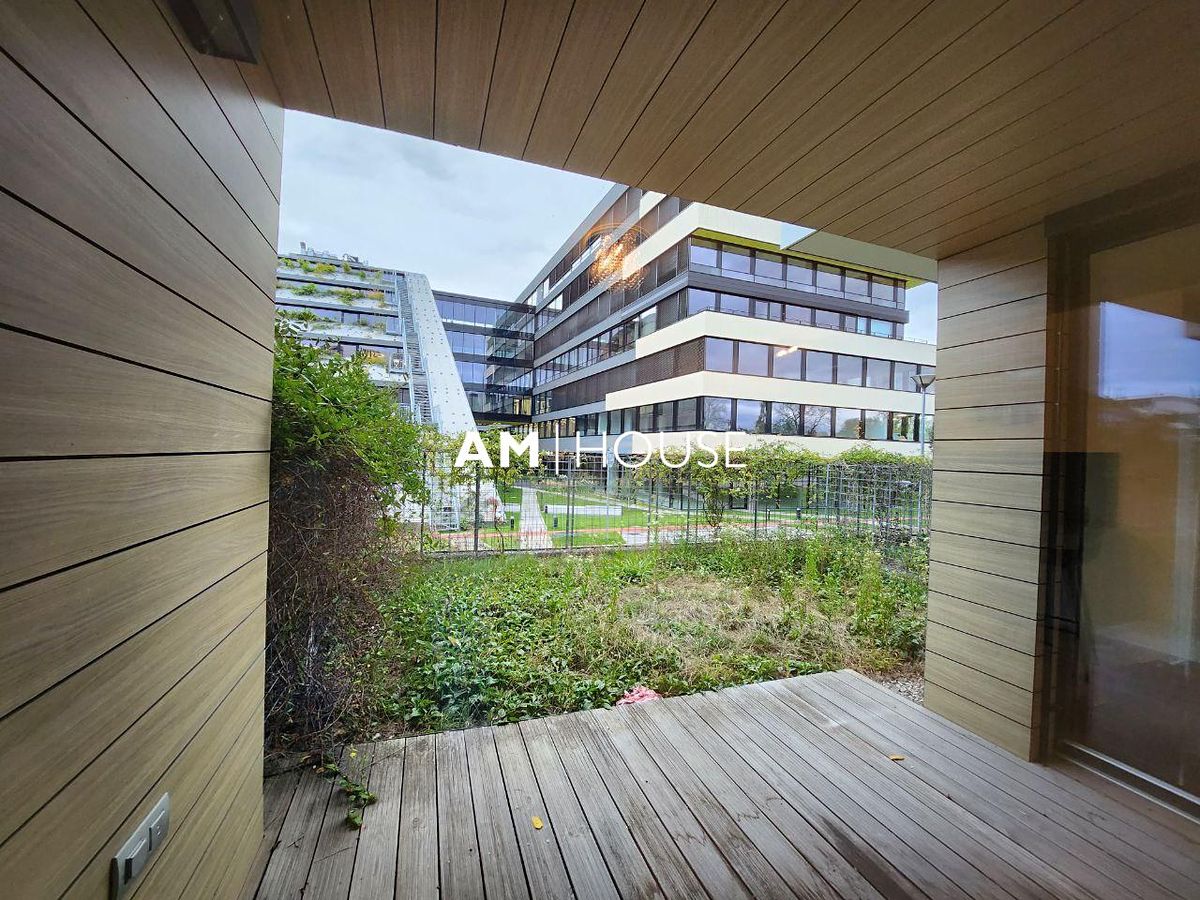 Pronájem bytu 2+kk 69 m² – fotografie 3