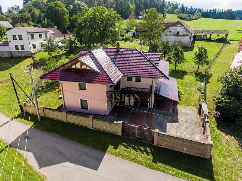 Prodej rodinného domu 238 m², pozemek 811 m², Třešovice – náhled fotky 1