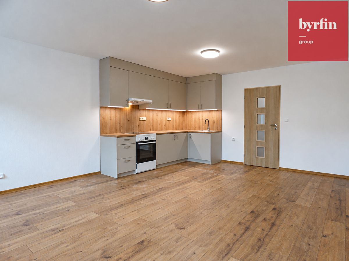Pronájem bytu 1+kk 38 m² – fotografie 5