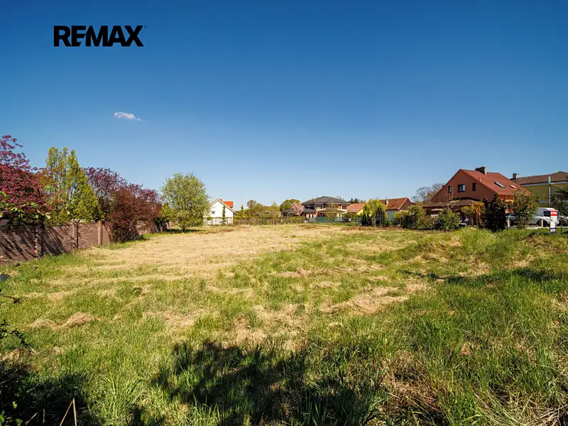 Prodej stavebního pozemku 1532 m², Jesenice – náhled fotky 3