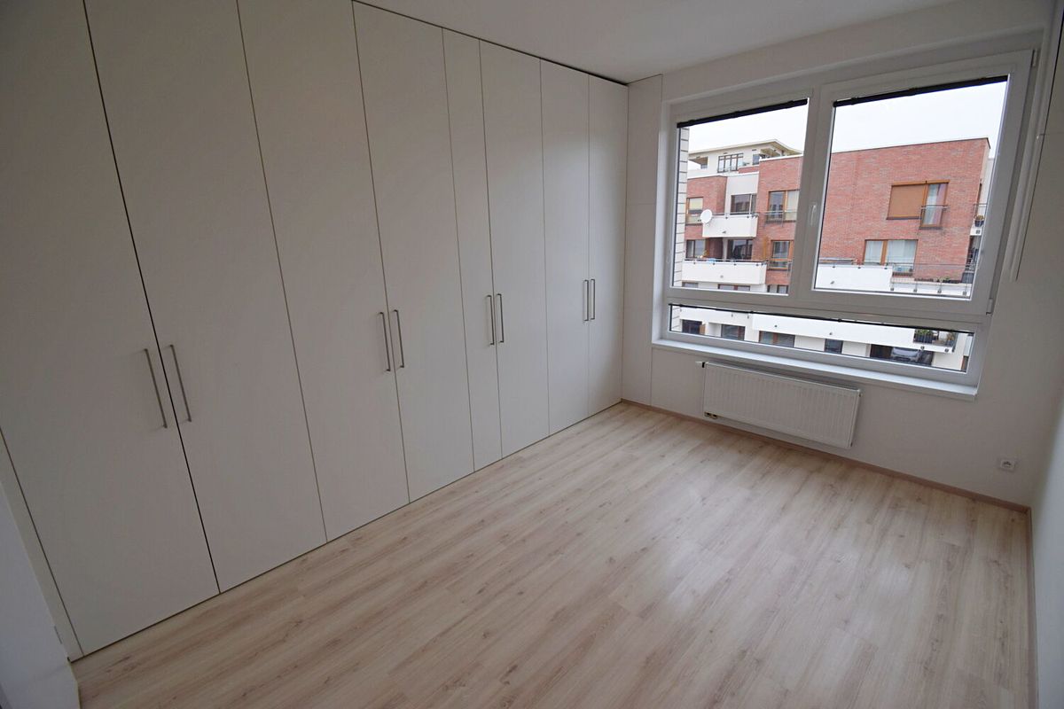 Pronájem bytu 2+kk 65 m² – fotografie 4
