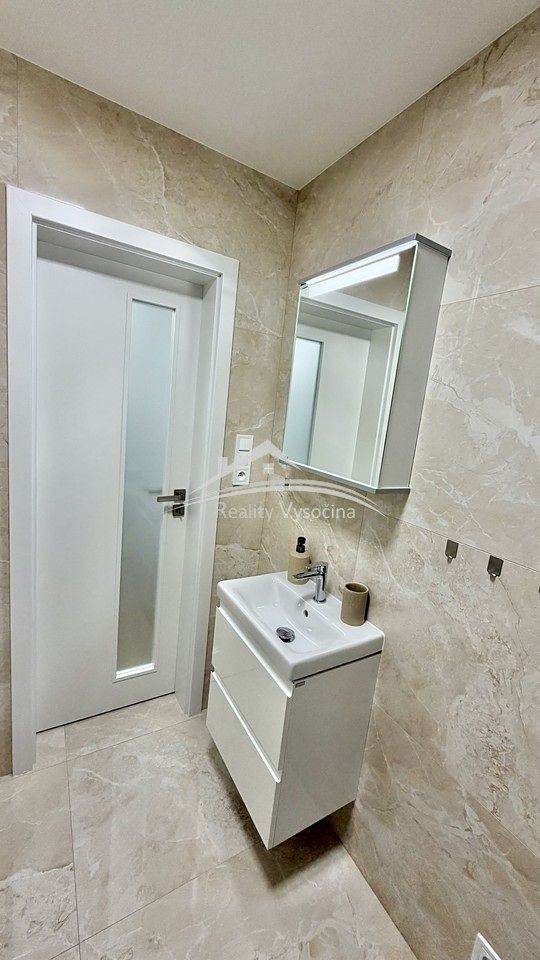 Pronájem bytu 1+kk 35 m² – fotografie 4