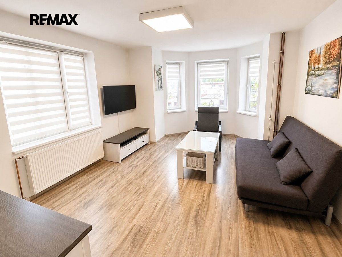 Prodej rodinného domu 197 m², pozemek 995 m² – fotografie 5