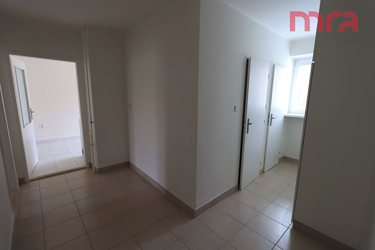 Pronájem bytu 2+1 60 m² – fotografie 2