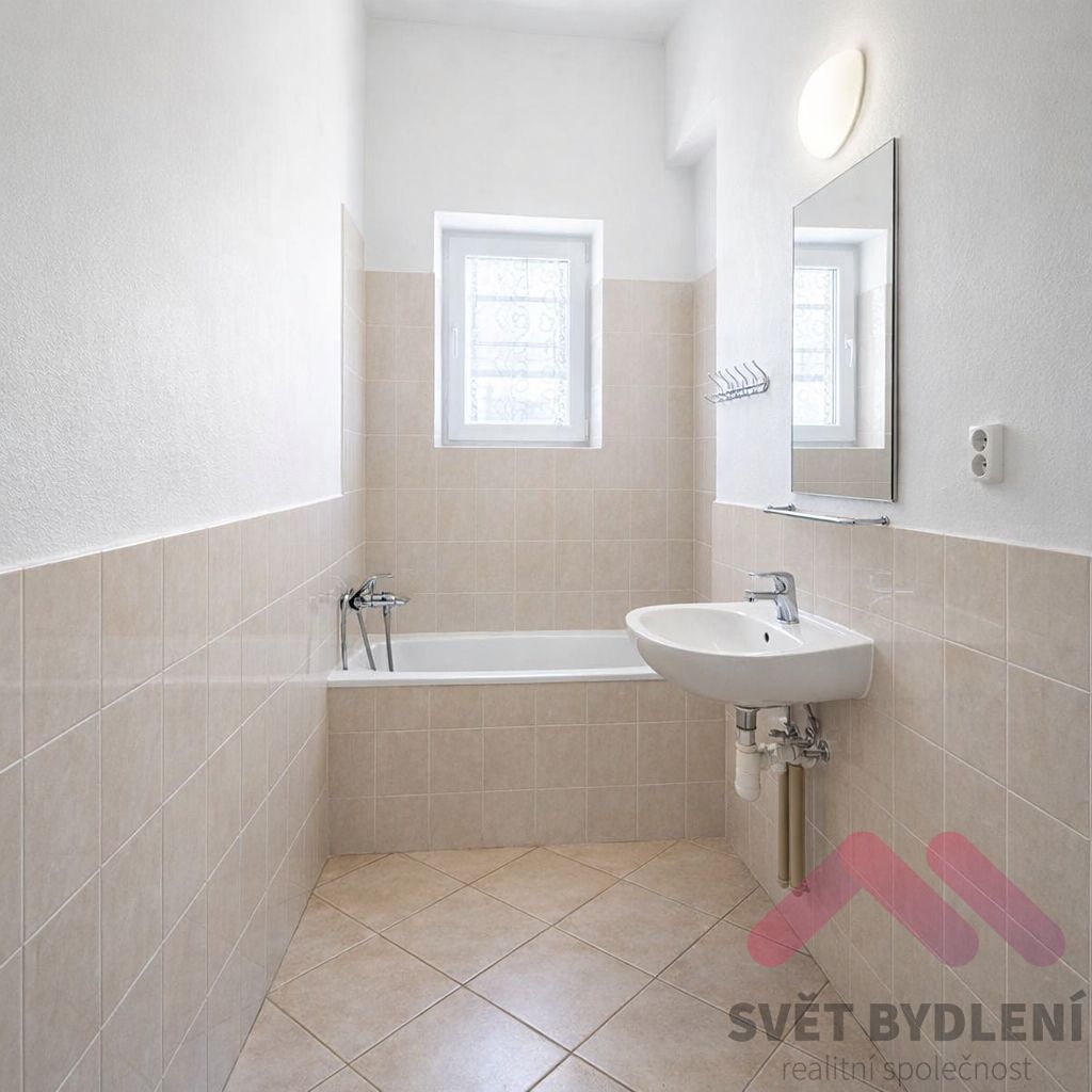 Pronájem bytu 2+kk 38 m² – fotografie 4