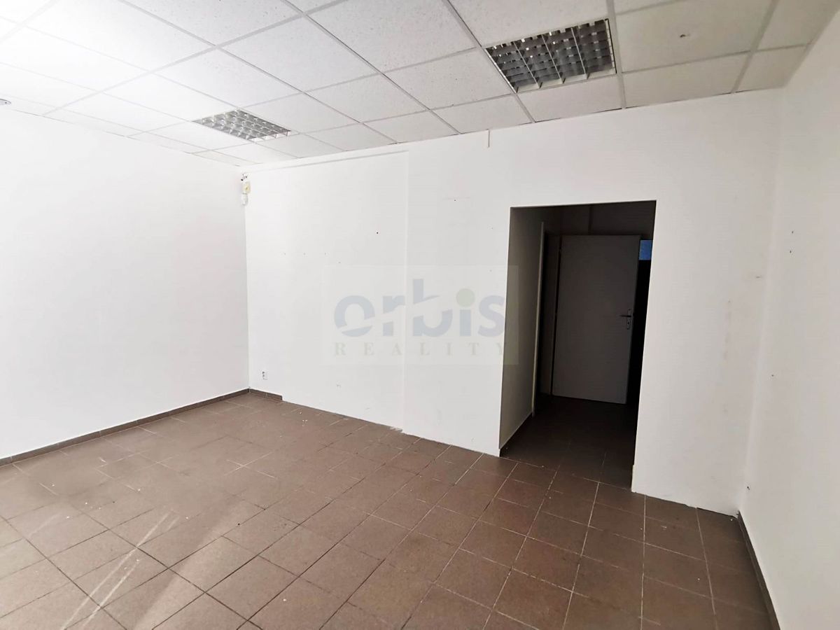 Pronájem obchodního prostoru 52 m² – fotografie 4