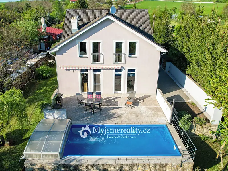 Prodej rodinného domu 378 m², pozemek 3060 m², Znojmo