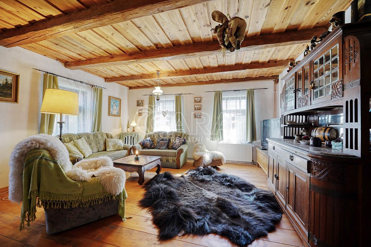 Prodej vícegeneračního domu 450 m², pozemek 2412 m² – fotografie 4