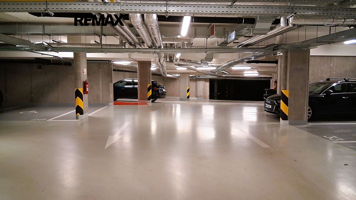 Prodej garážového stání 13 m²
