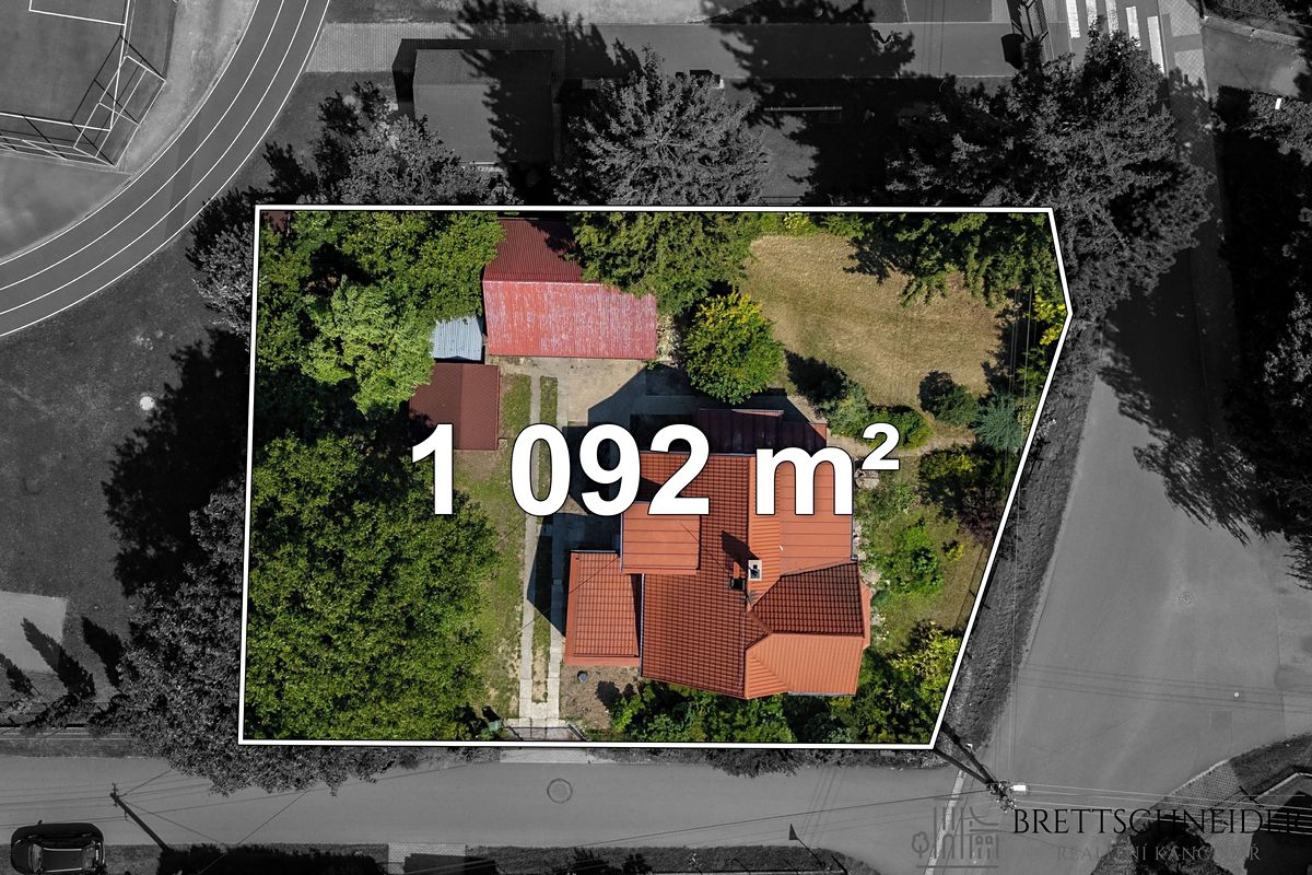 Pronájem rodinného domu 213 m², pozemek 1092 m² – fotografie 2