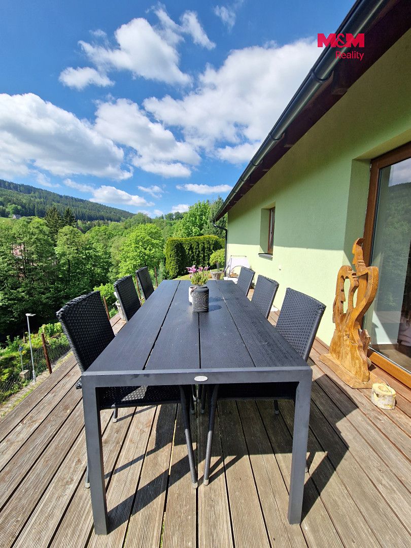 Prodej rodinného domu 179 m², pozemek 844 m² – fotografie 3