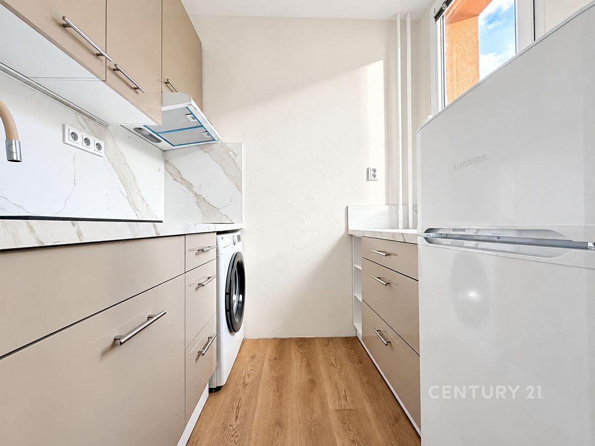 Pronájem bytu 1+kk 27 m² – fotografie 3