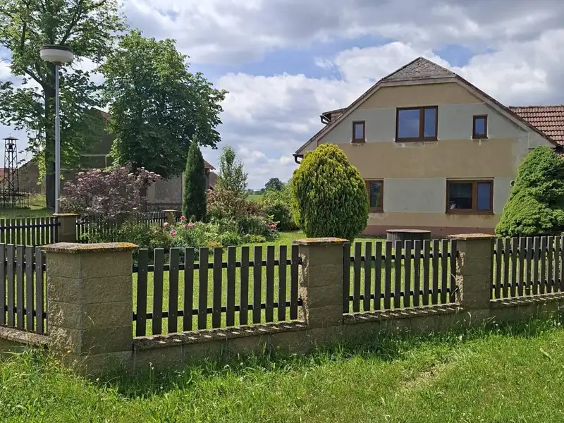 Prodej rodinného domu 322 m², pozemek 956 m², Červené Janovice – náhled fotky 2