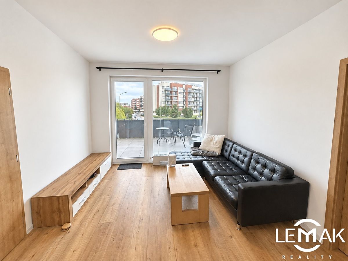 Pronájem bytu 2+kk 41 m² – fotografie 3