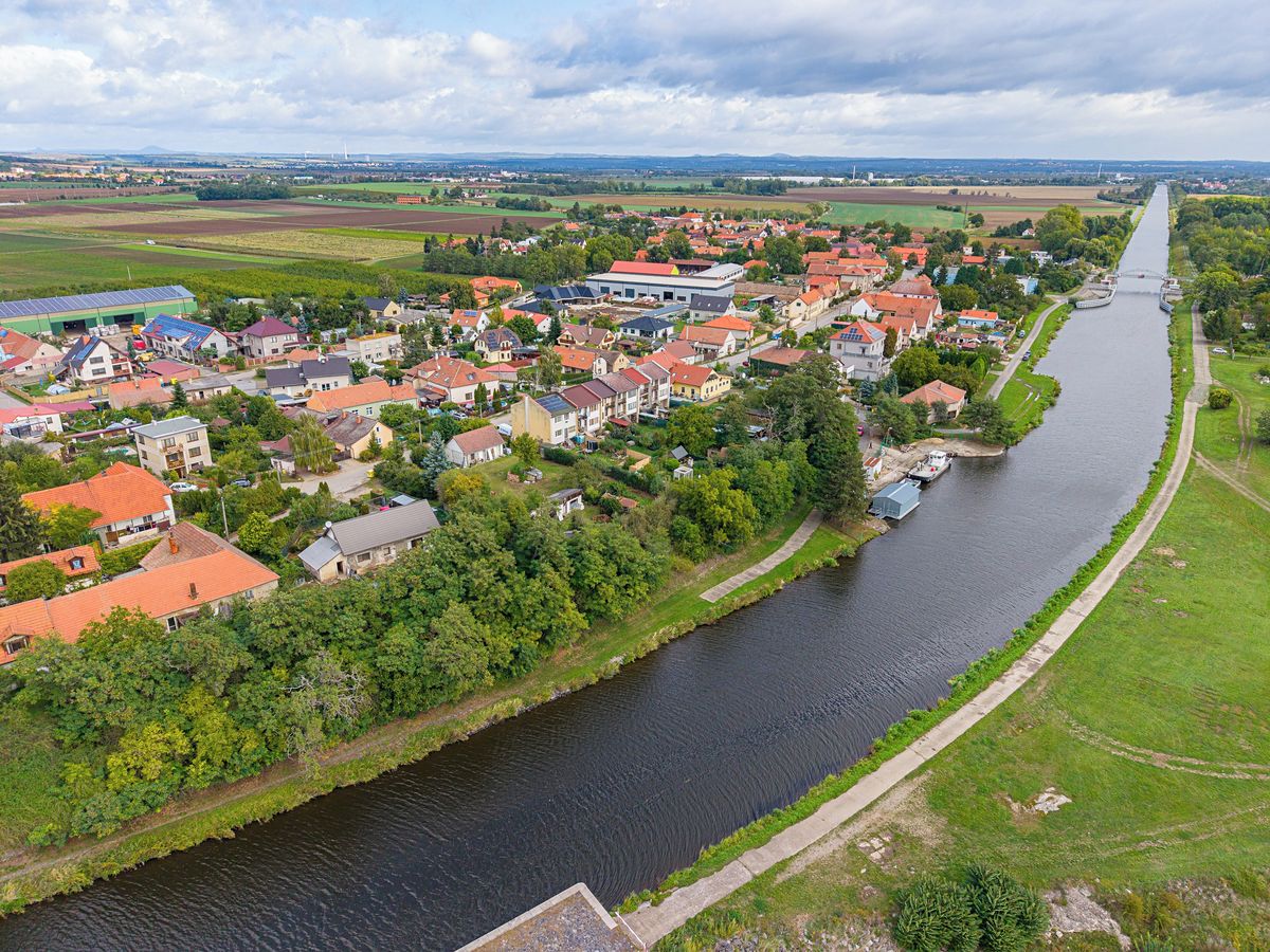 Prodej stavebního pozemku 1333 m² – fotografie 5