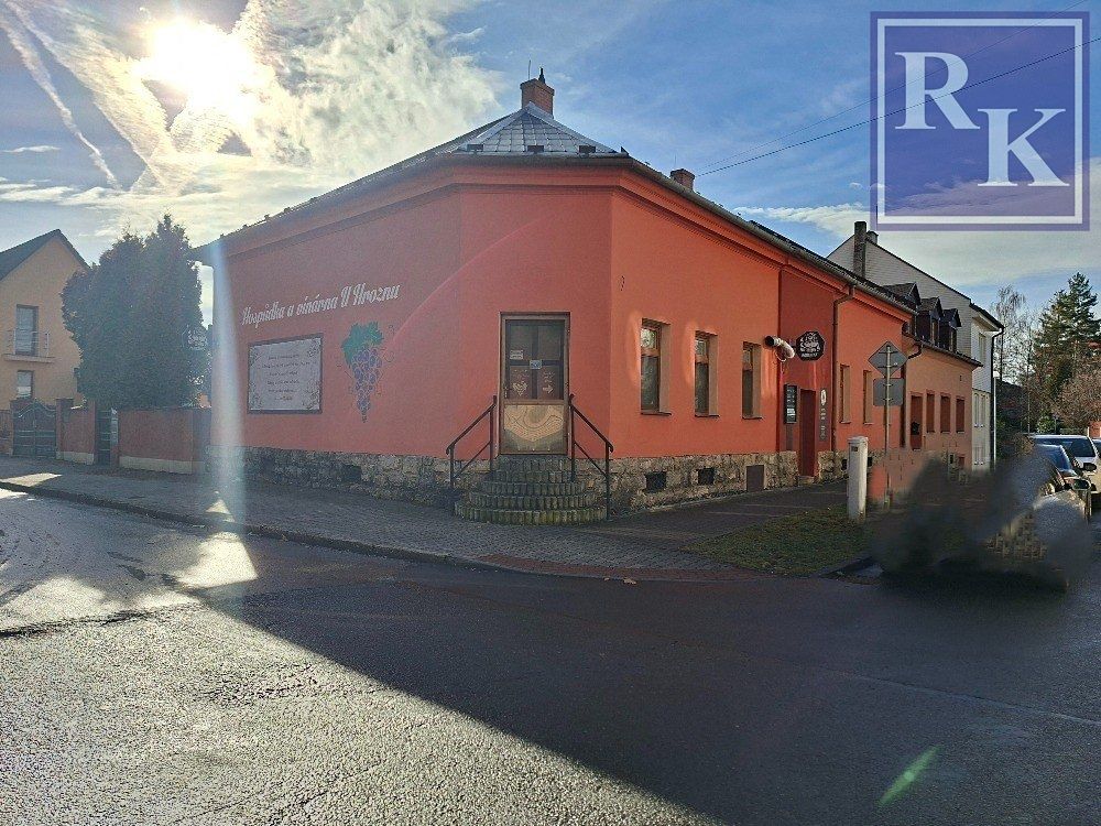 Prodej rodinného domu 200 m², pozemek 250 m² – fotografie 2