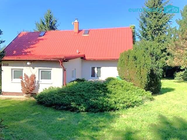Prodej rodinného domu 195 m², pozemek 2212 m²