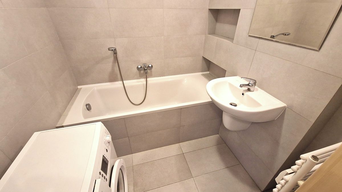 Pronájem bytu 2+kk 65 m² – fotografie 4
