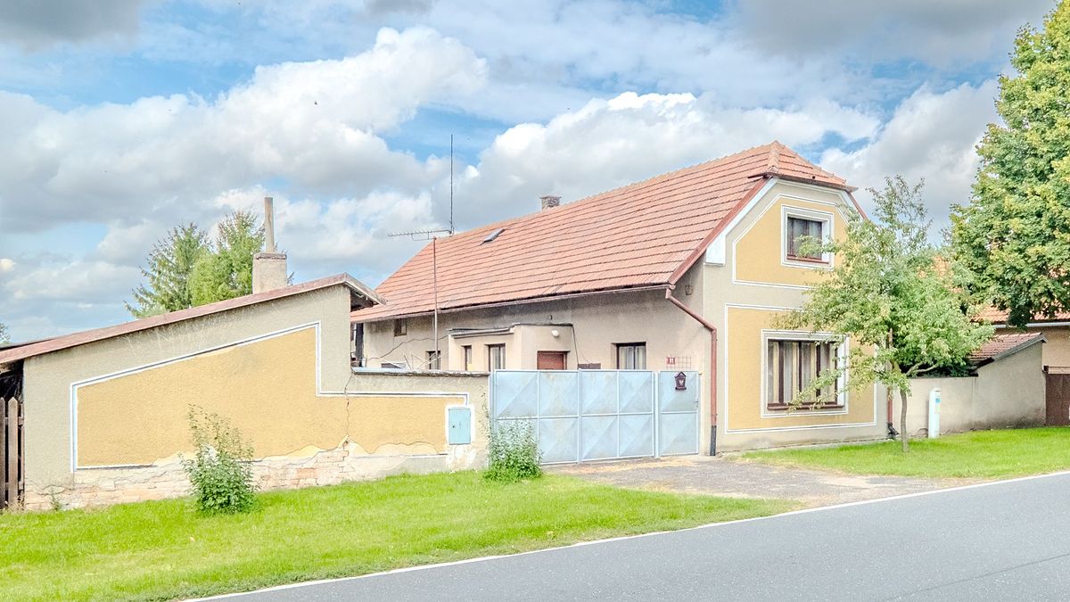 Prodej rodinného domu 74 m², pozemek 946 m²