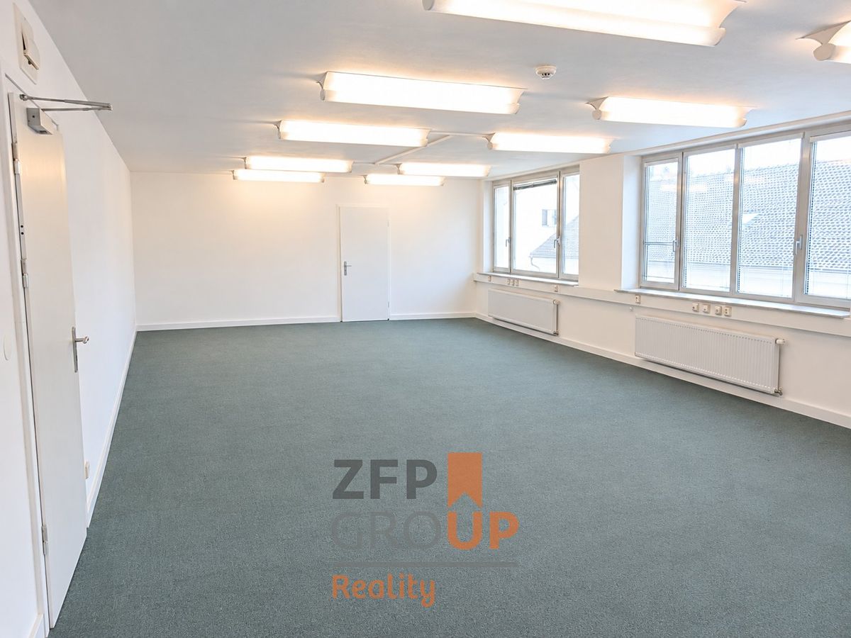 Pronájem kanceláře 54 m² – fotografie 3
