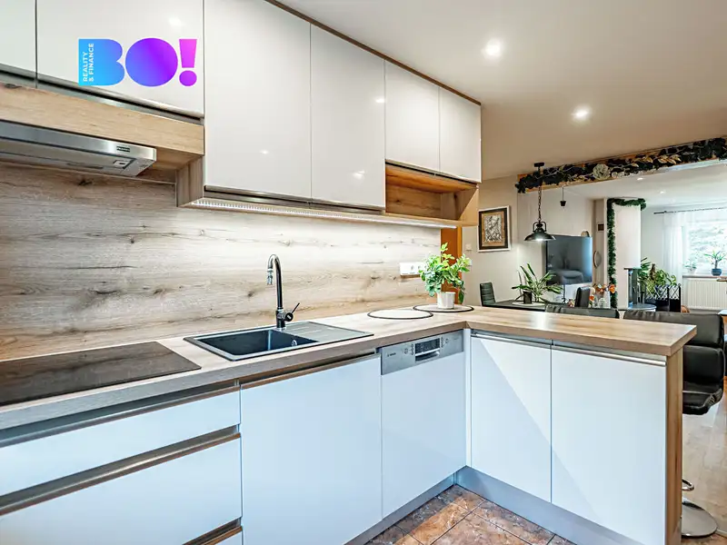Prodej rodinného domu 180 m², pozemek 216 m², Znojmo – náhled fotky 2