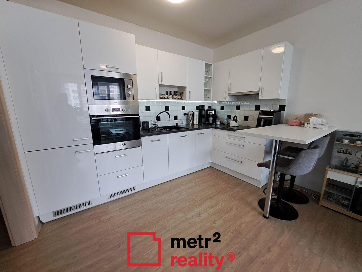 Pronájem bytu 2+kk 67 m² – fotografie 3