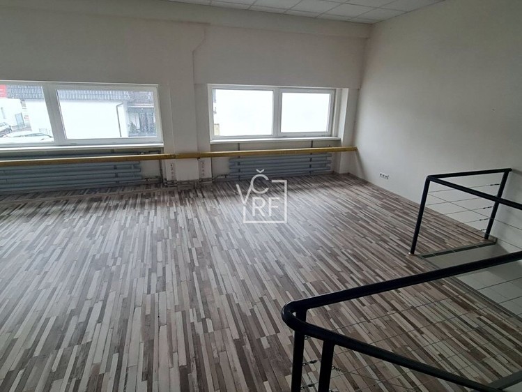 Комерційне приміщення в оренду, 2 400 м² (13 з 17)