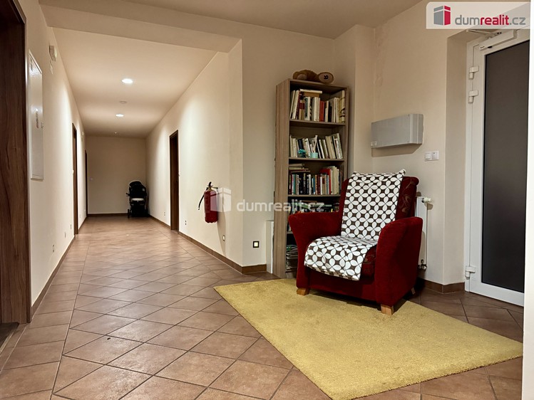 Комерційне приміщення на продаж, 908 м² (23 з 28)