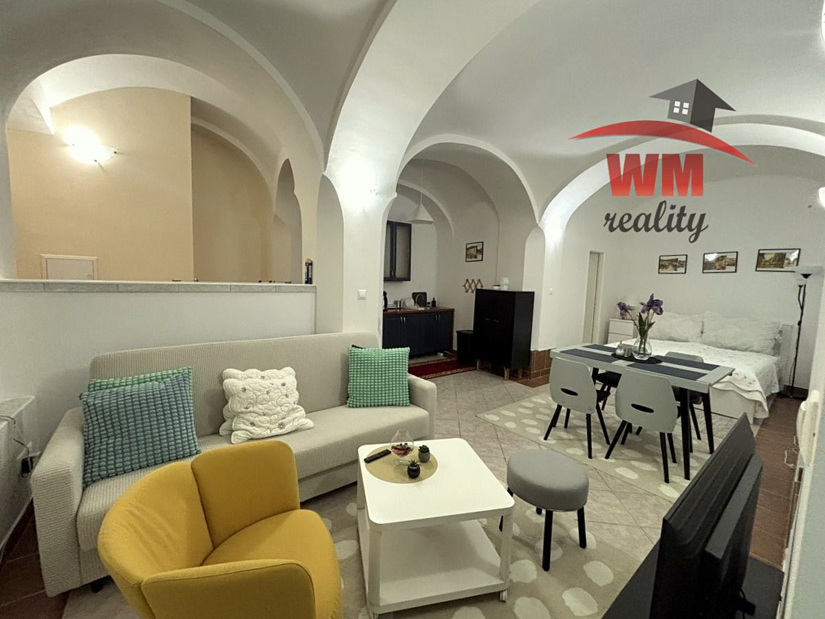 Pronájem bytu 1+kk 37 m²
