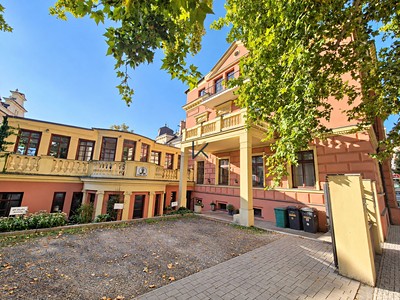 Pronájem komerčního prostoru, 121 m² (2 z 7)