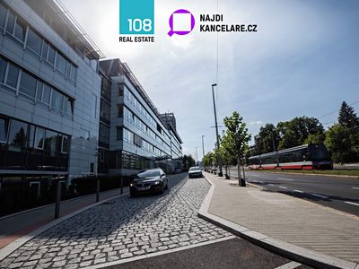Pronájem kanceláře 408 m²
