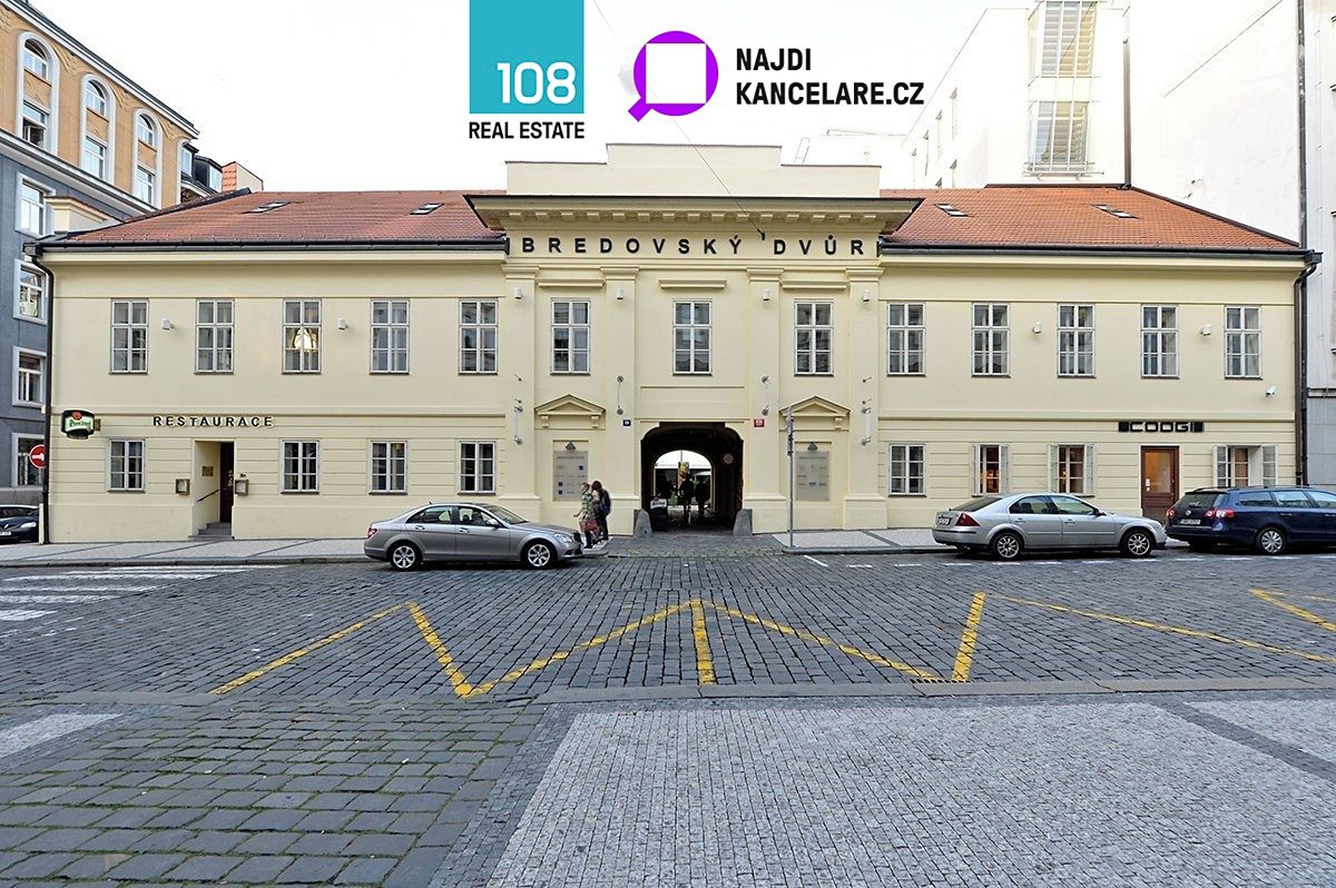 Pronájem kanceláře 322 m²