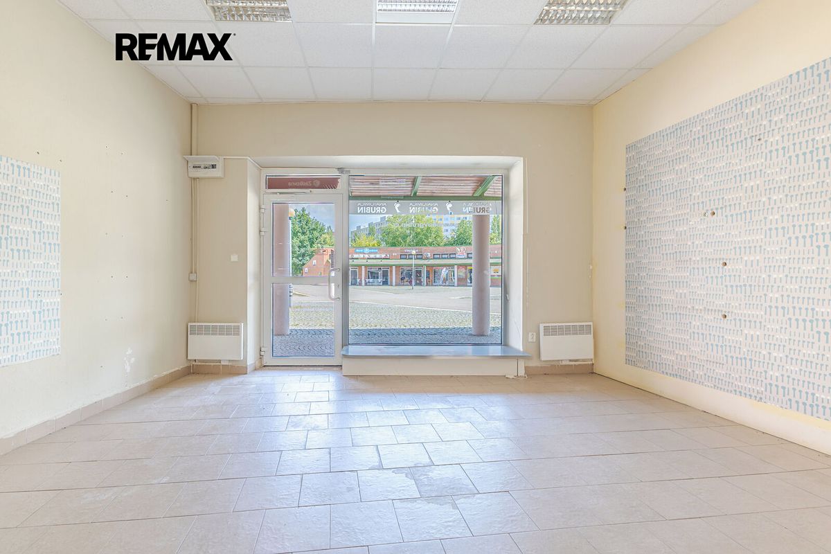 Pronájem obchodního prostoru 42 m² – fotografie 3