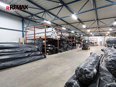 Pronájem výrobní haly, prostoru 2325 m²