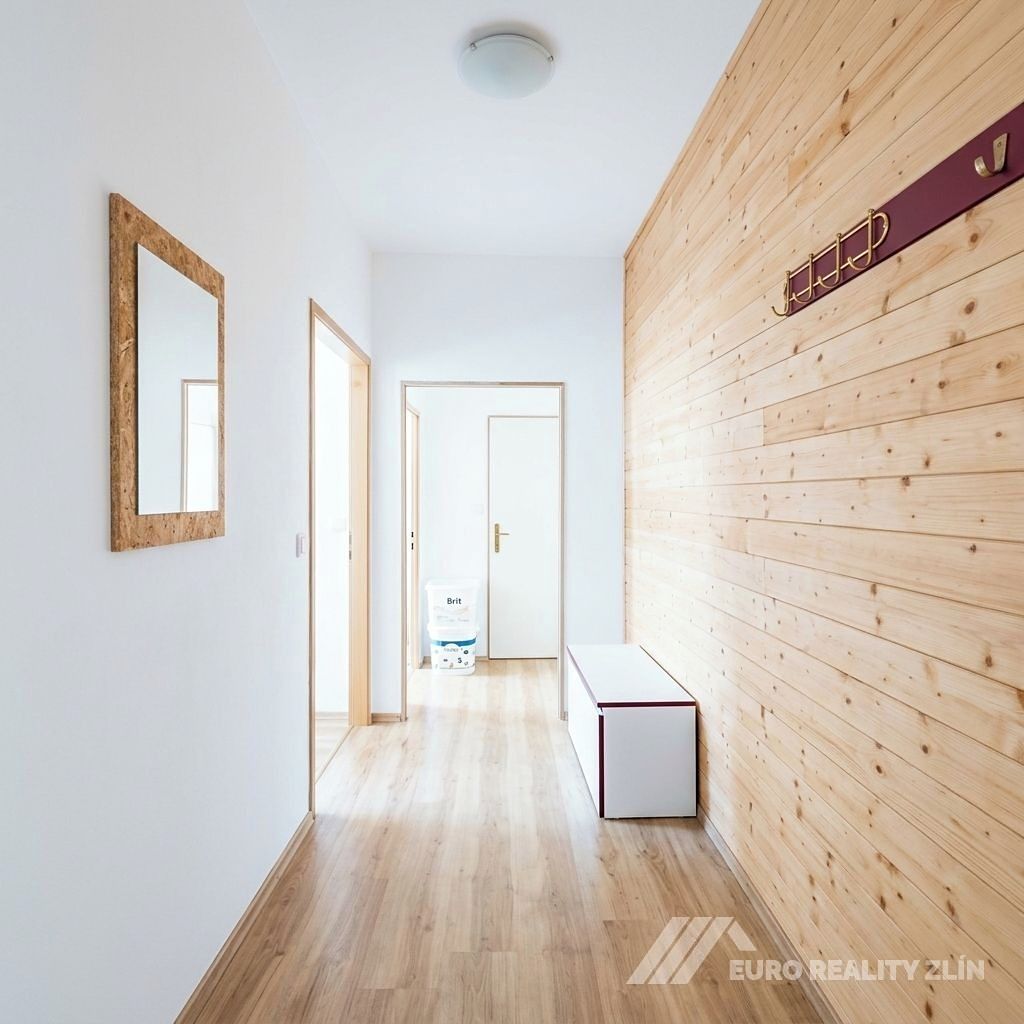 Pronájem bytu 2+1 61 m² – fotografie 4