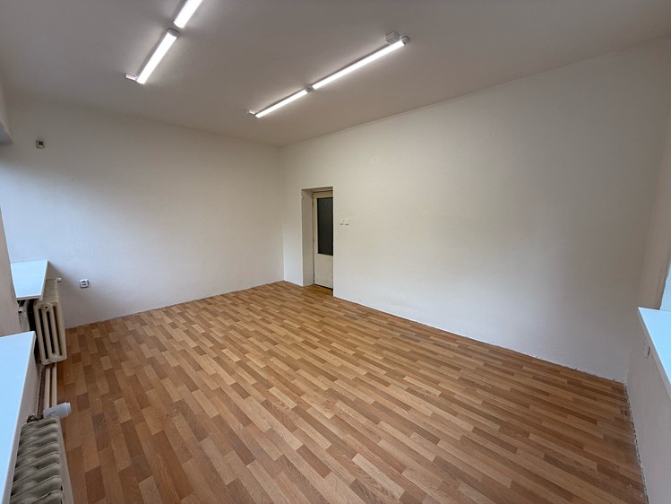 Комерційне приміщення в оренду, 24 м² (2 з 6)