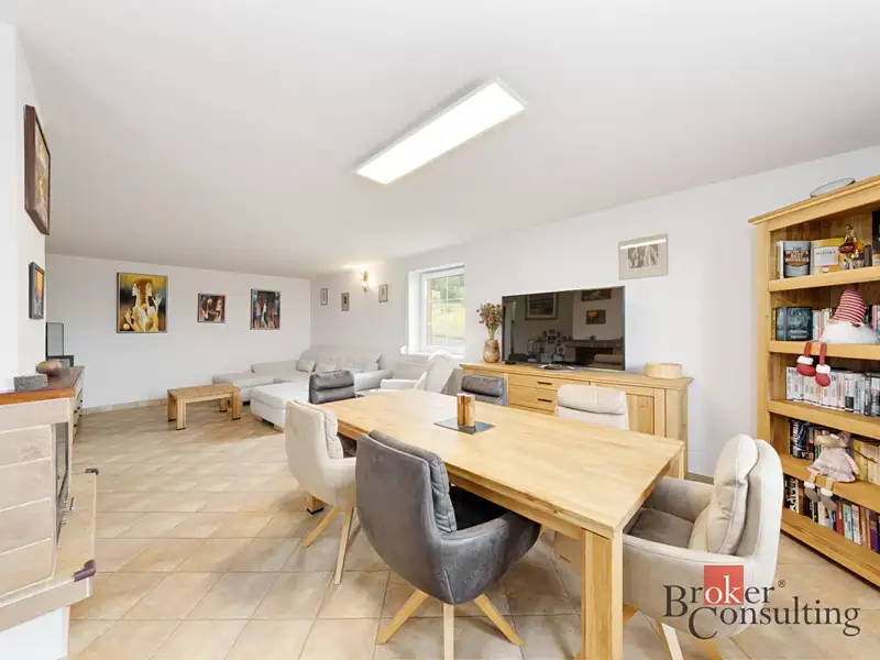 Prodej rodinného domu 239 m², pozemek 1179 m², Nový Knín – náhled fotky 2