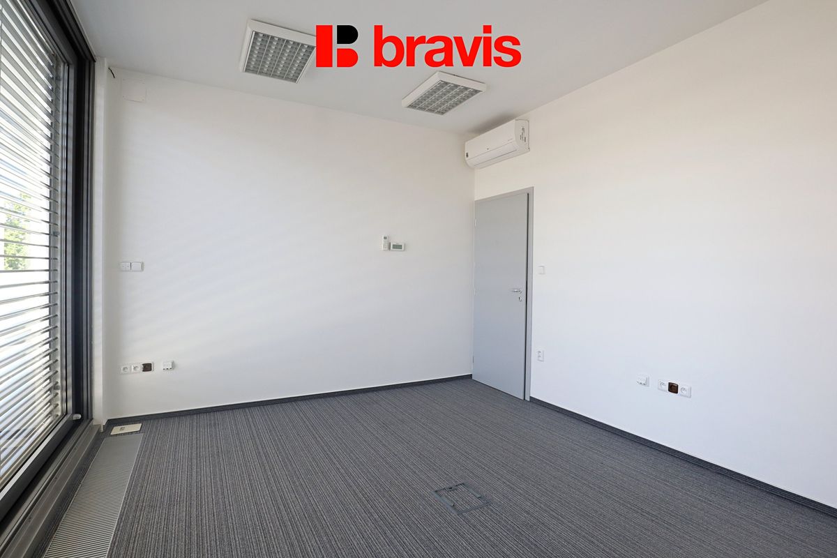 Pronájem kanceláře 15 m² – fotografie 4