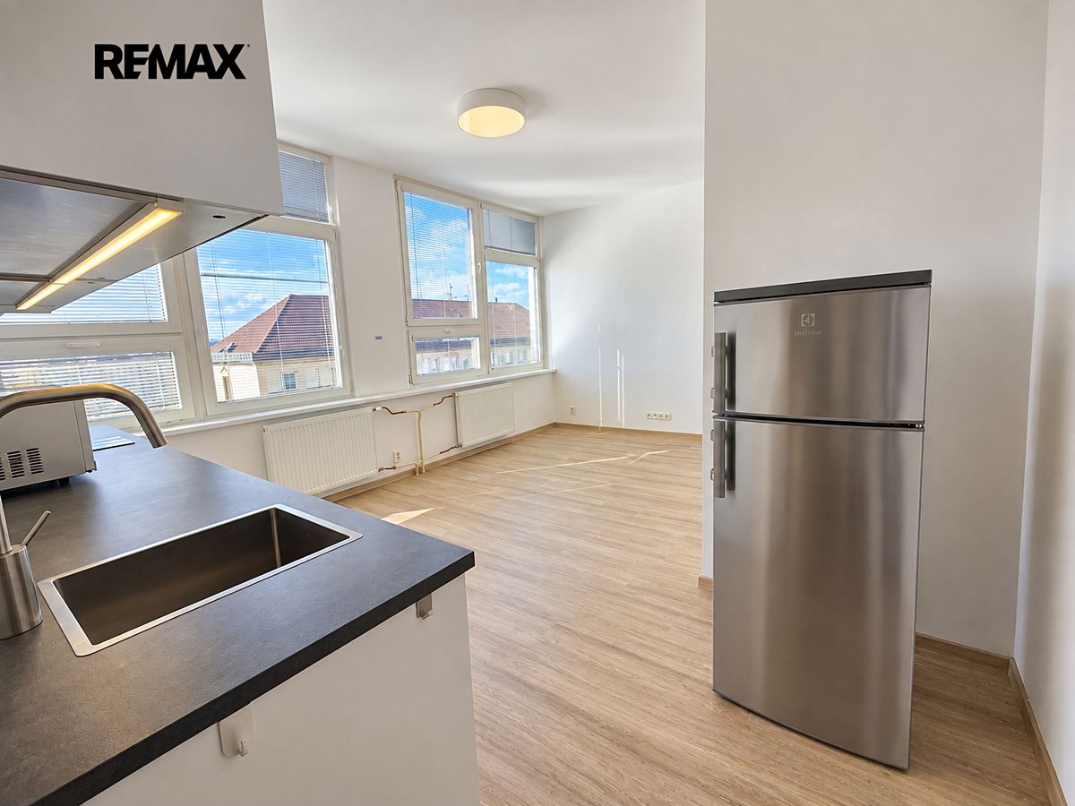 Pronájem bytu 1+kk 27 m² – fotografie 5