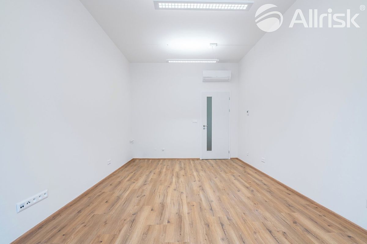 Pronájem bytu 1+kk 35 m² – fotografie 3