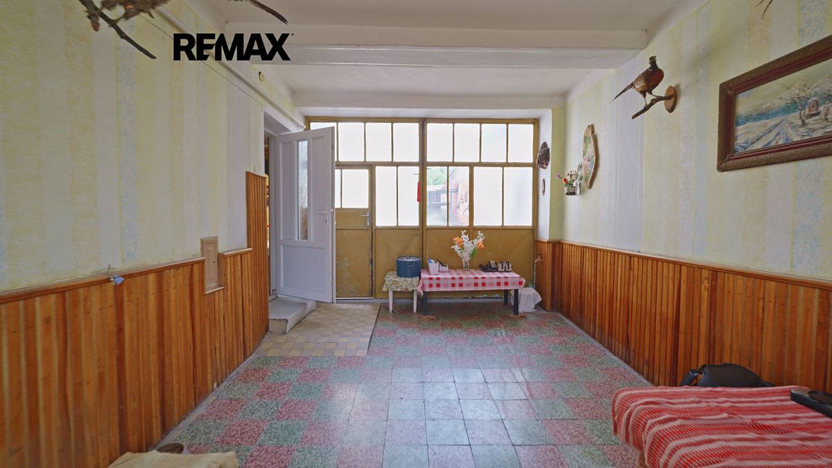 Prodej rodinného domu 184 m², pozemek 1042 m² – fotografie 3